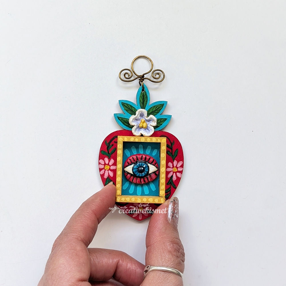 Nicho Shrine Ornament - Knowing Heart