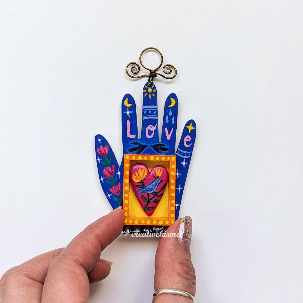 Nicho Shrine Ornament - Heart in Loving Hand